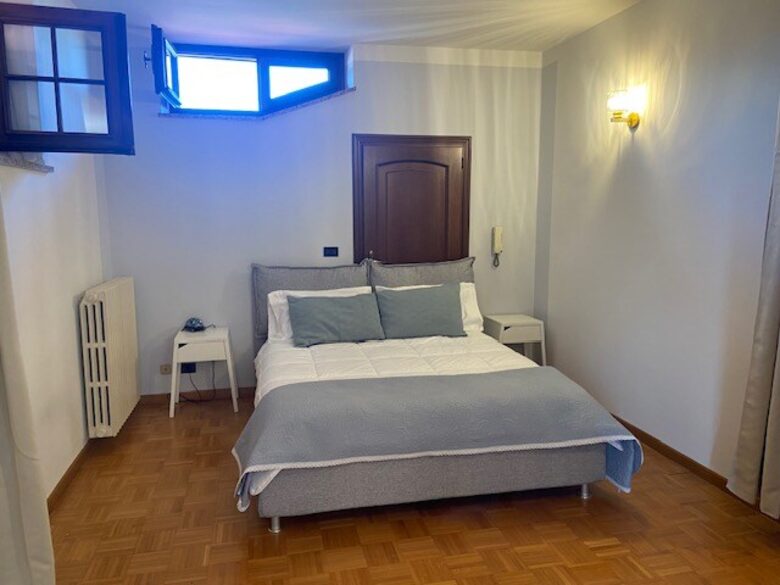 Elegant Italian Retreat Surrounded by Vineyards - Piana del Salto, Italy