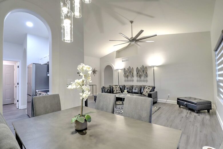 Stylish Arizona Escape Close to Events, Dining & Entertainment - Glendale, Arizona