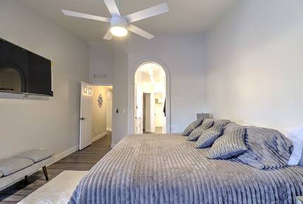 Stylish Arizona Escape Close to Events, Dining & Entertainment - Glendale, Arizona
