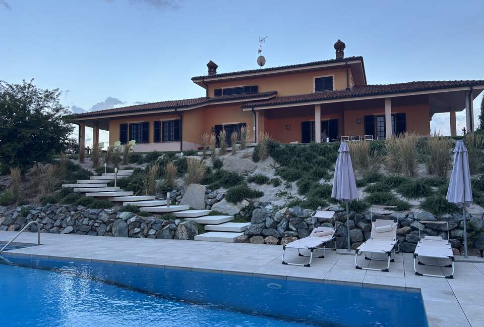Elegant Italian Retreat Surrounded by Vineyards - Piana del Salto, Italy