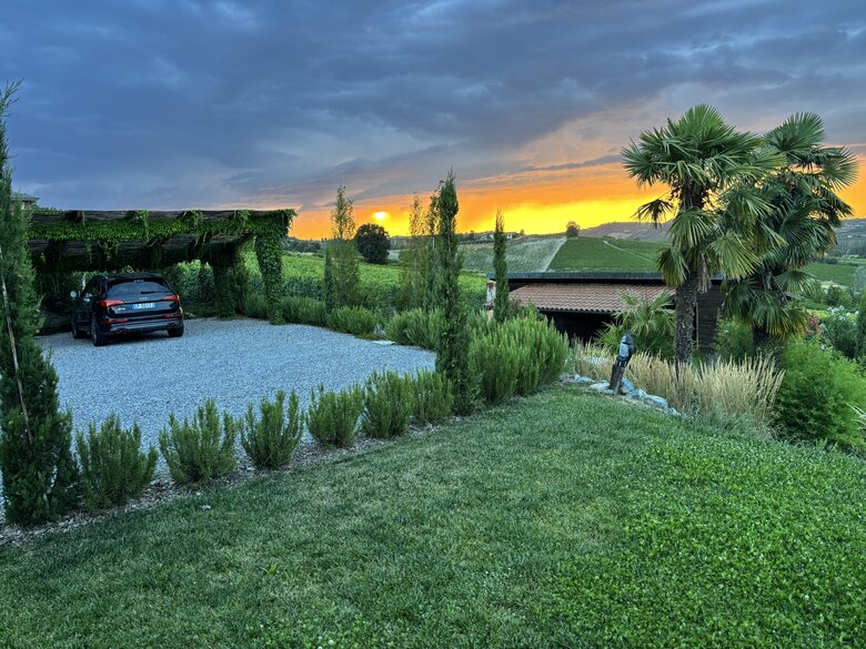 Elegant Italian Retreat Surrounded by Vineyards - Piana del Salto, Italy