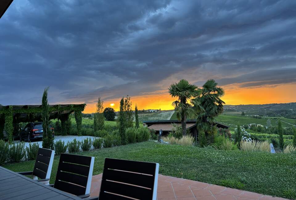 Elegant Italian Retreat Surrounded by Vineyards - Piana del Salto, Italy