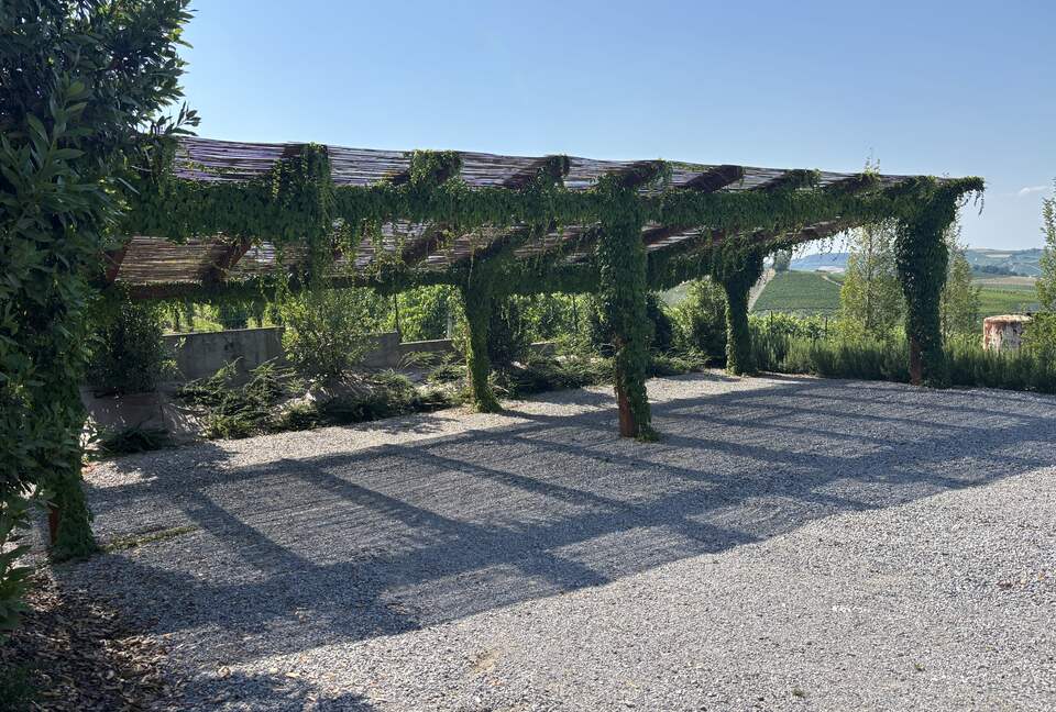 Elegant Italian Retreat Surrounded by Vineyards - Piana del Salto, Italy