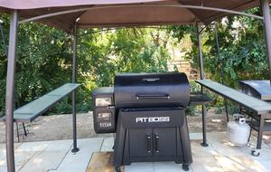 Graceful Living on Over Three Acres in Idaho Wine Country - Nampa, Idaho