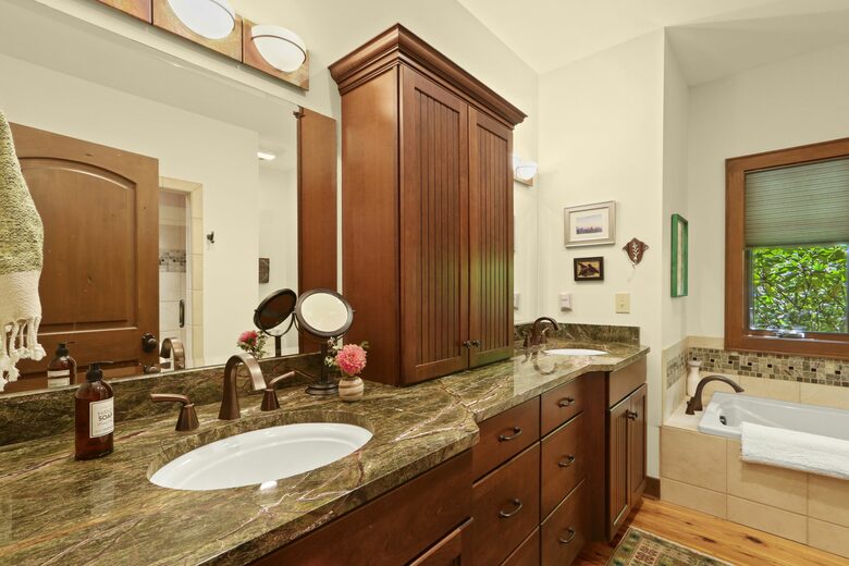 Blue Ridge Gem near Boone and Blowing Rock - Boone, North Carolina