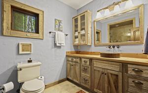 Blue Ridge Gem near Boone and Blowing Rock - Boone, North Carolina