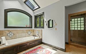 Blue Ridge Gem near Boone and Blowing Rock - Boone, North Carolina