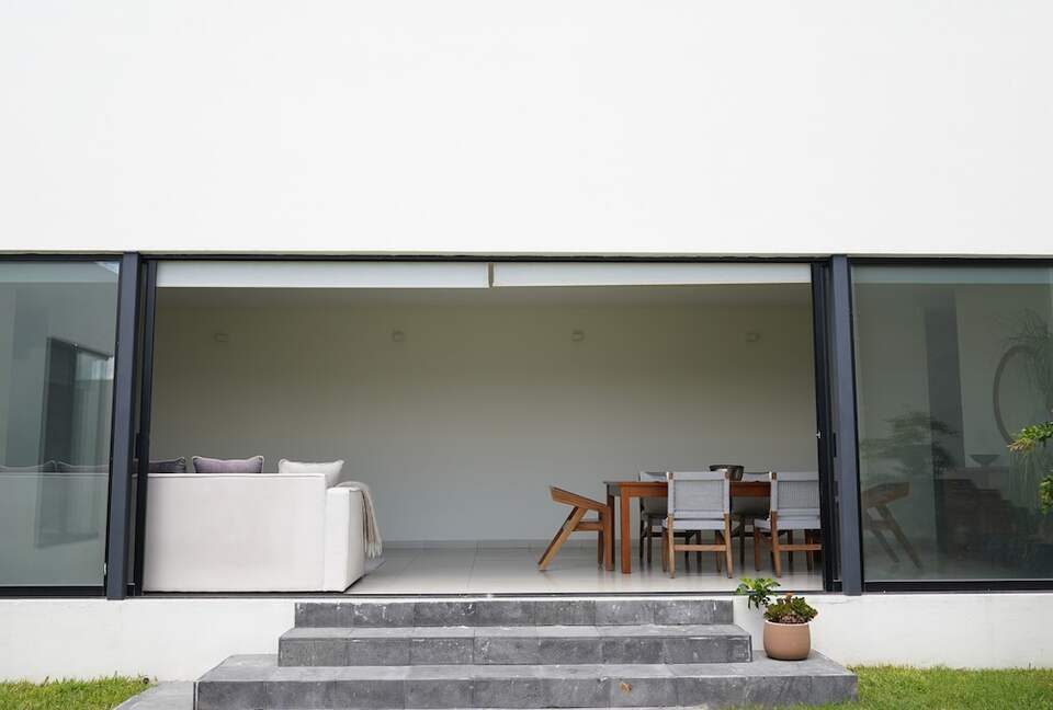 Stylish Contemporary Stay with Ample Outdoor Living - León, Mexico