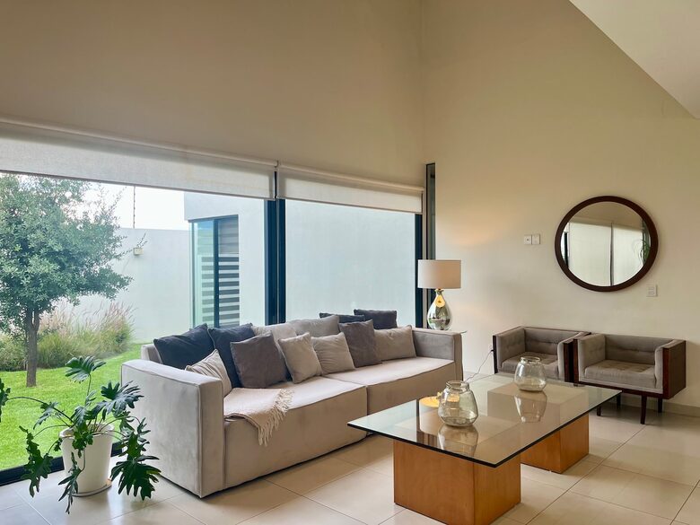 Stylish Contemporary Stay with Ample Outdoor Living - León, Mexico