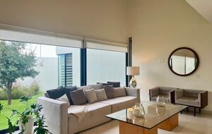 Stylish Contemporary Stay with Ample Outdoor Living - León, Mexico