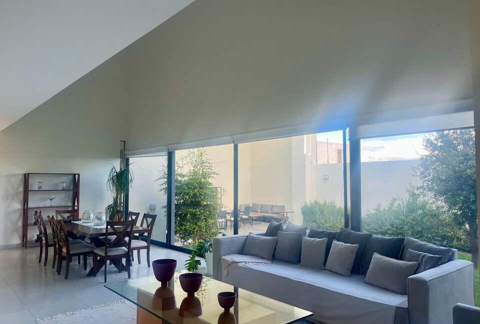 Stylish Contemporary Stay with Ample Outdoor Living - León, Mexico