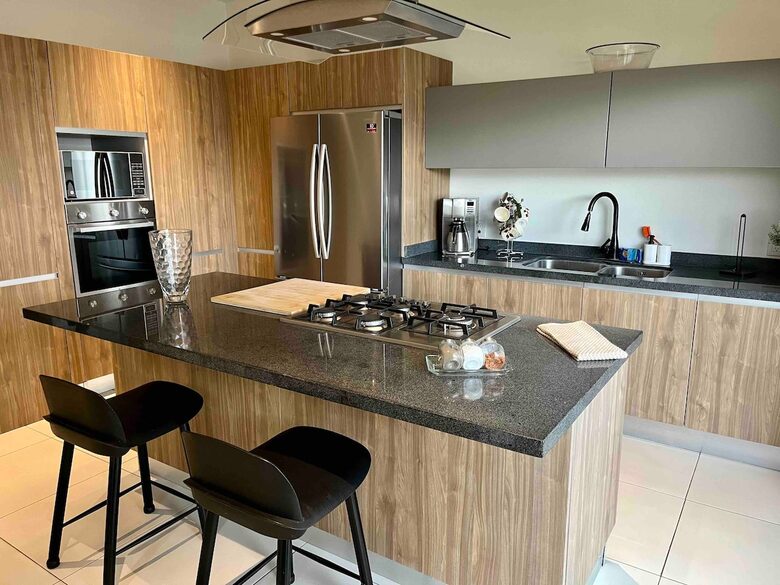 Stylish Contemporary Stay with Ample Outdoor Living - León, Mexico