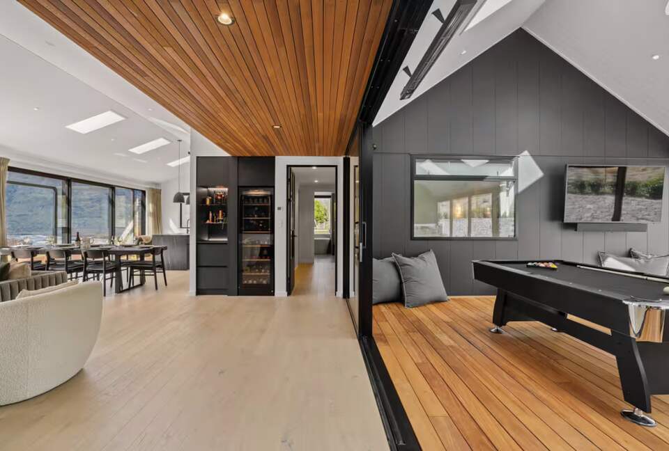 Summit Views | Ultra-Luxe Private Residence - Queenstown, New Zealand