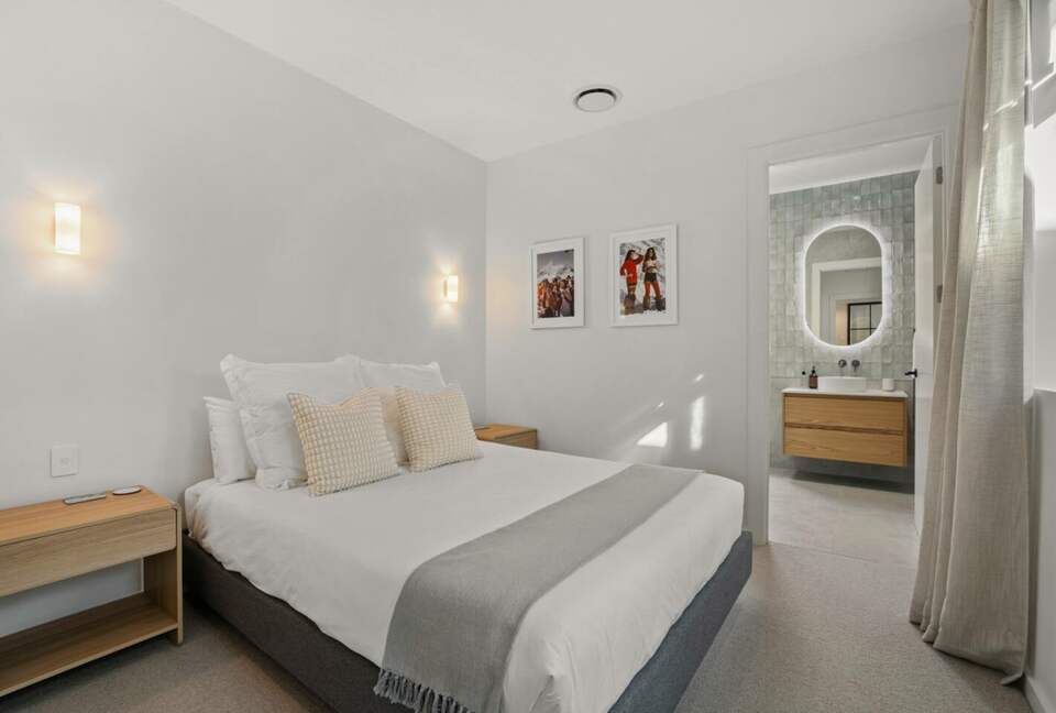 Summit Views | Ultra-Luxe Private Residence - Queenstown, New Zealand