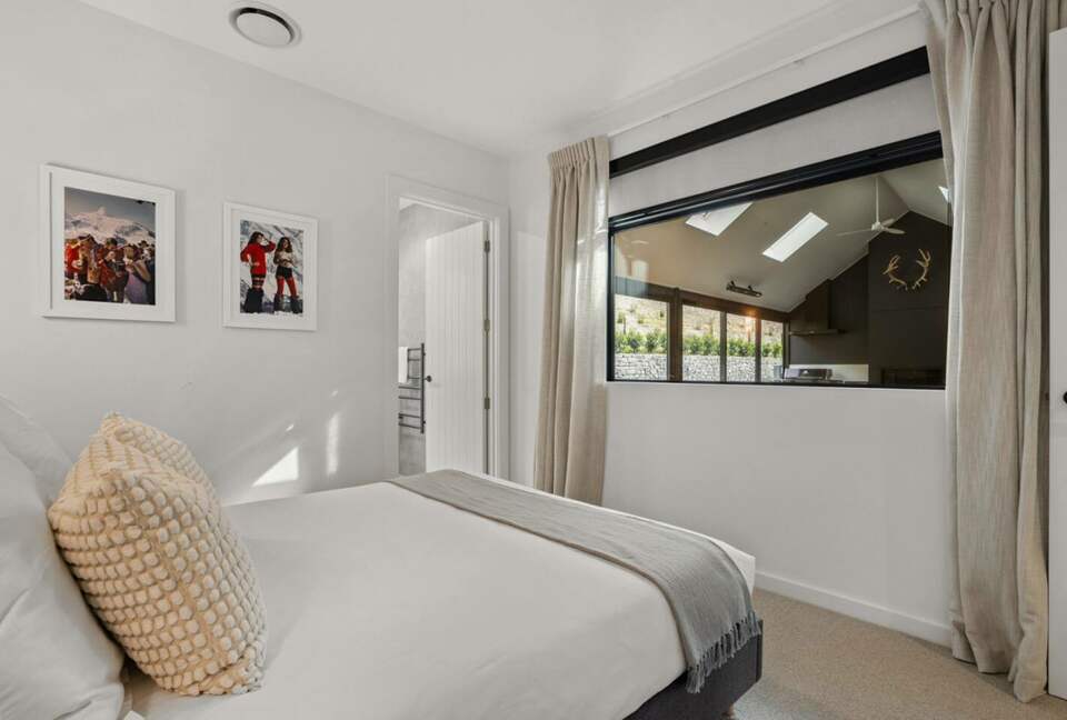 Summit Views | Ultra-Luxe Private Residence - Queenstown, New Zealand