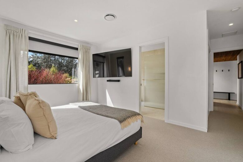 Summit Views | Ultra-Luxe Private Residence - Queenstown, New Zealand