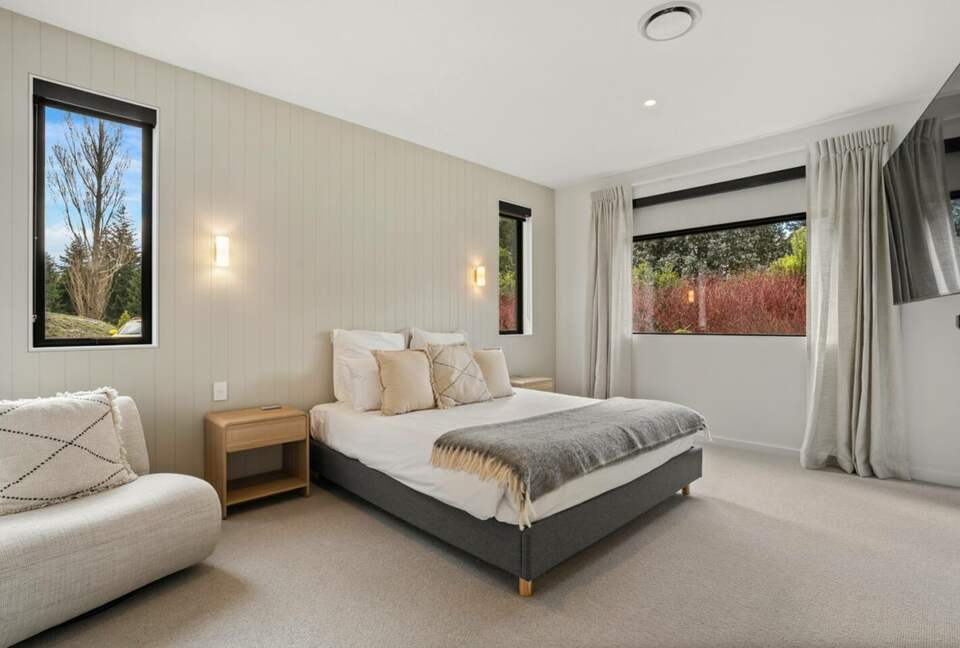 Summit Views | Ultra-Luxe Private Residence - Queenstown, New Zealand