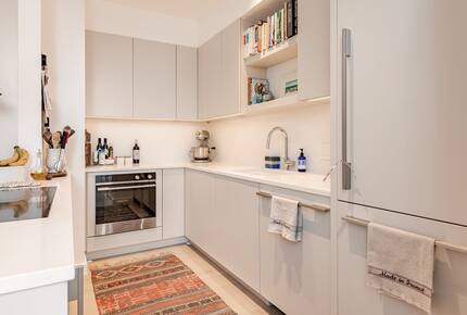 Romantic Downtown Hideaway on Colonial Lake - Charleston, South Carolina