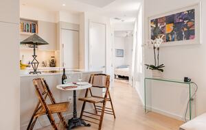 Romantic Downtown Hideaway on Colonial Lake - Charleston, South Carolina