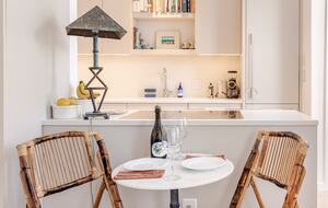 Romantic Downtown Hideaway on Colonial Lake - Charleston, South Carolina