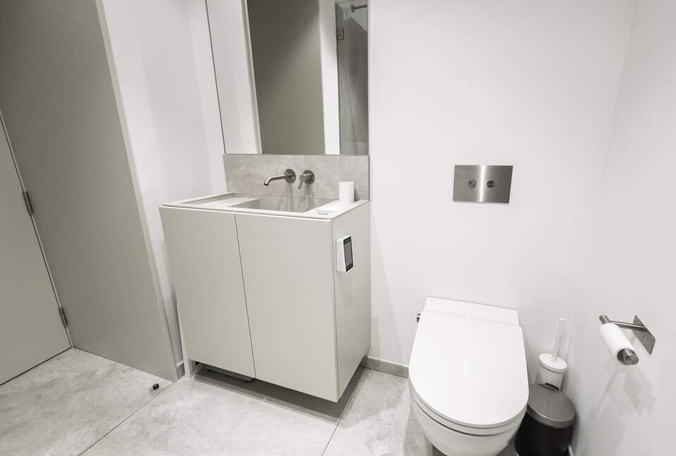 Refined Lisbon Oasis with Private Pool and Garden - Lisbon, Portugal