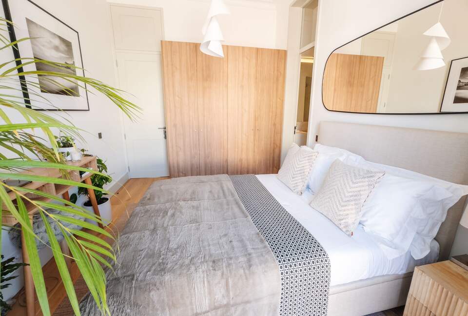 Refined Lisbon Oasis with Private Pool and Garden - Lisbon, Portugal