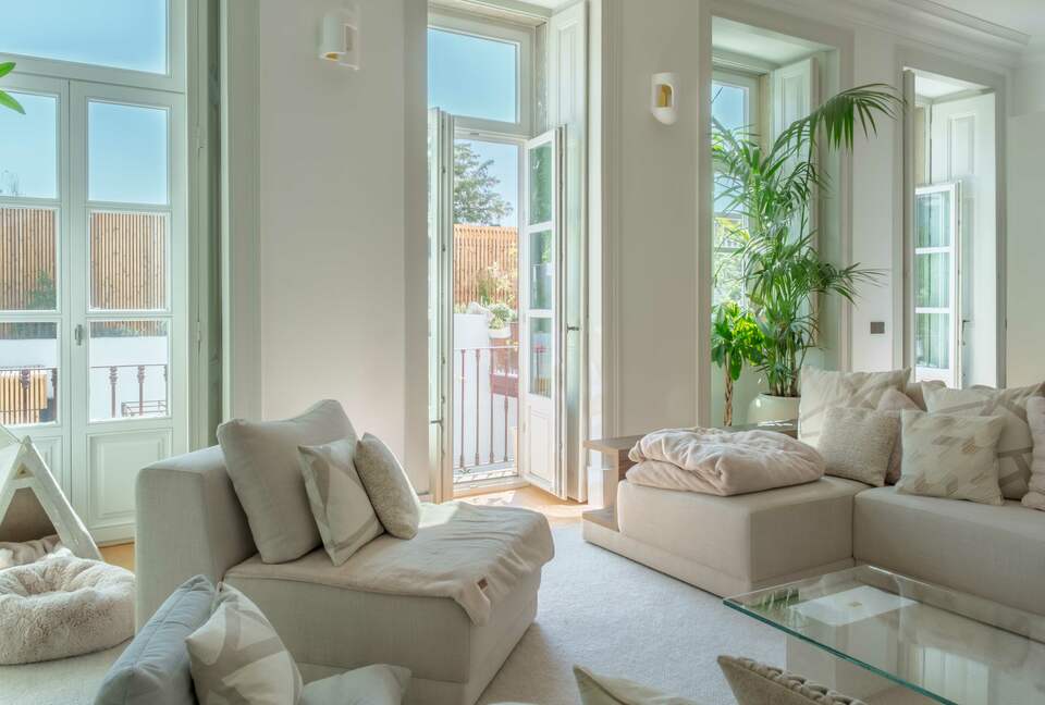 Refined Lisbon Oasis with Private Pool and Garden - Lisbon, Portugal