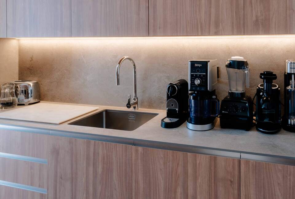 Refined Lisbon Oasis with Private Pool and Garden - Lisbon, Portugal