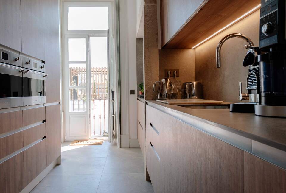 Refined Lisbon Oasis with Private Pool and Garden - Lisbon, Portugal