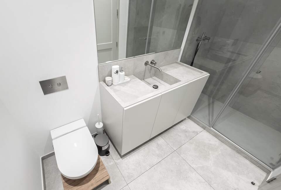 Refined Lisbon Oasis with Private Pool and Garden - Lisbon, Portugal