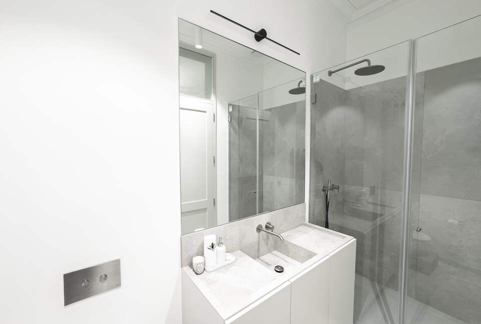 Refined Lisbon Oasis with Private Pool and Garden - Lisbon, Portugal