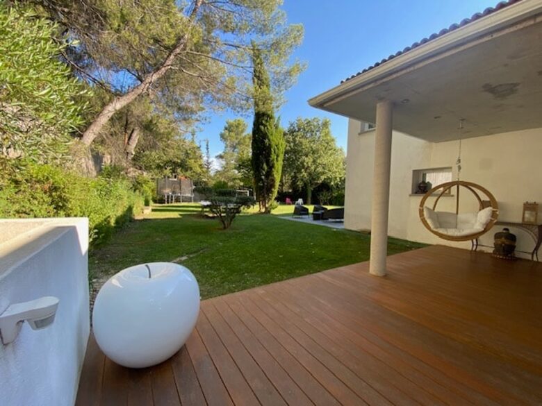 Elegant Hillside Retreat in Aix-en-Provence - Aix-en-Provence, France