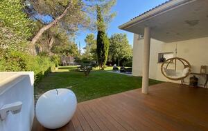 Elegant Hillside Retreat in Aix-en-Provence - Aix-en-Provence, France