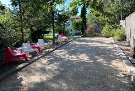 Elegant Hillside Retreat in Aix-en-Provence - Aix-en-Provence, France