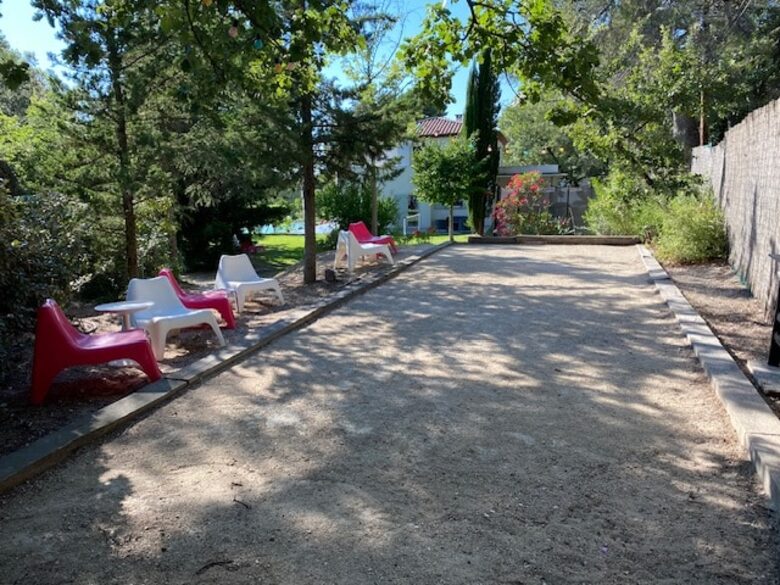 Elegant Hillside Retreat in Aix-en-Provence - Aix-en-Provence, France