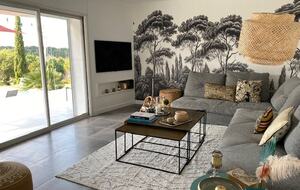 Elegant Hillside Retreat in Aix-en-Provence - Aix-en-Provence, France