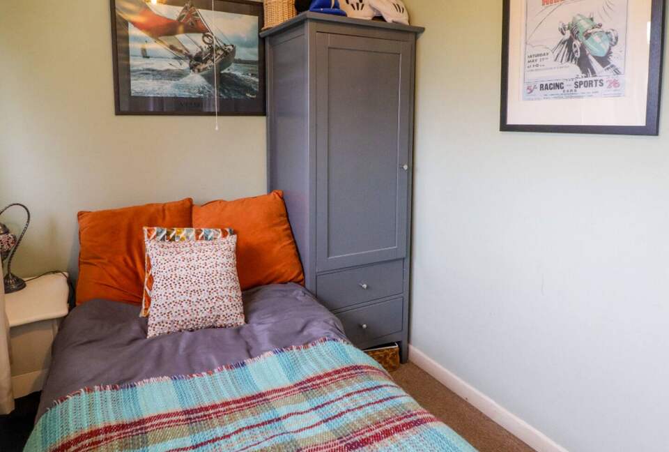 Stylish Coastal Escape Surrounded by Nature - Milford Haven, United Kingdom