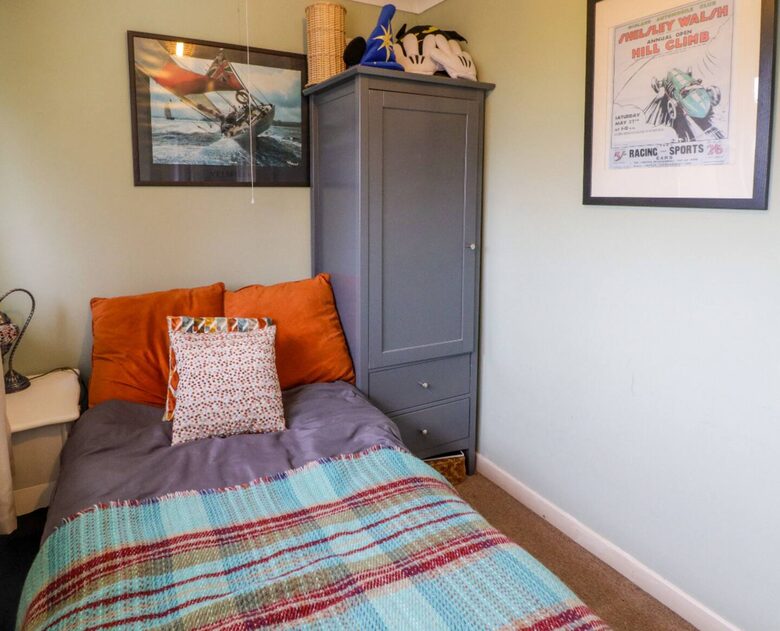 Stylish Coastal Escape Surrounded by Nature - Milford Haven, United Kingdom