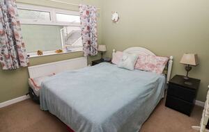 Stylish Coastal Escape Surrounded by Nature - Milford Haven, United Kingdom