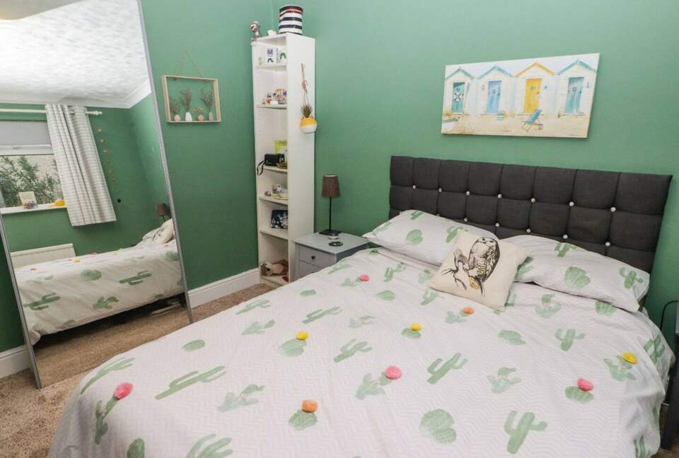 Stylish Coastal Escape Surrounded by Nature - Milford Haven, United Kingdom