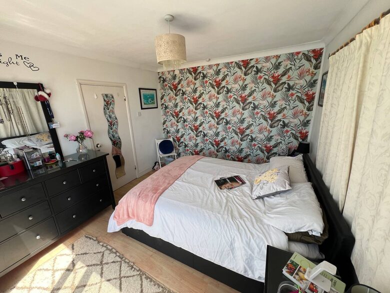 Stylish Coastal Escape Surrounded by Nature - Milford Haven, United Kingdom