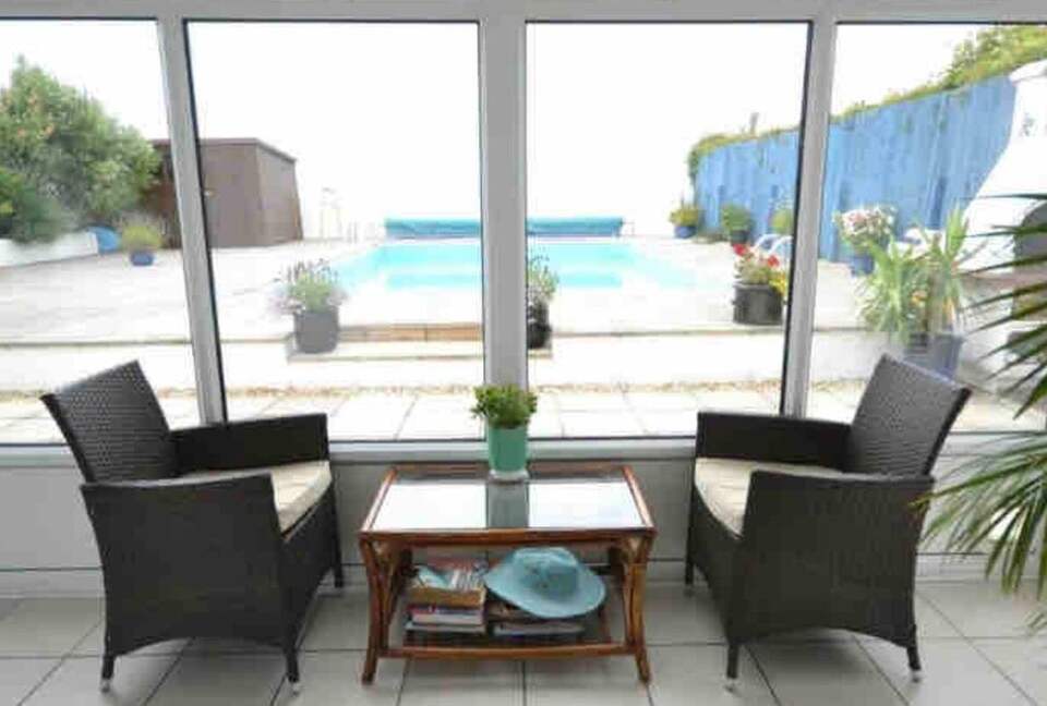 Stylish Coastal Escape Surrounded by Nature - Milford Haven, United Kingdom