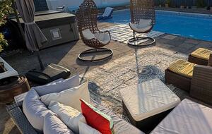 Stylish Coastal Escape Surrounded by Nature - Milford Haven, United Kingdom