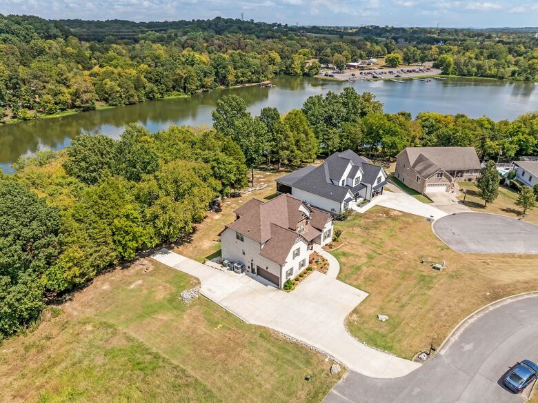 Old Hickory Nashville Lakefront Escape - Gallatin, Tennessee