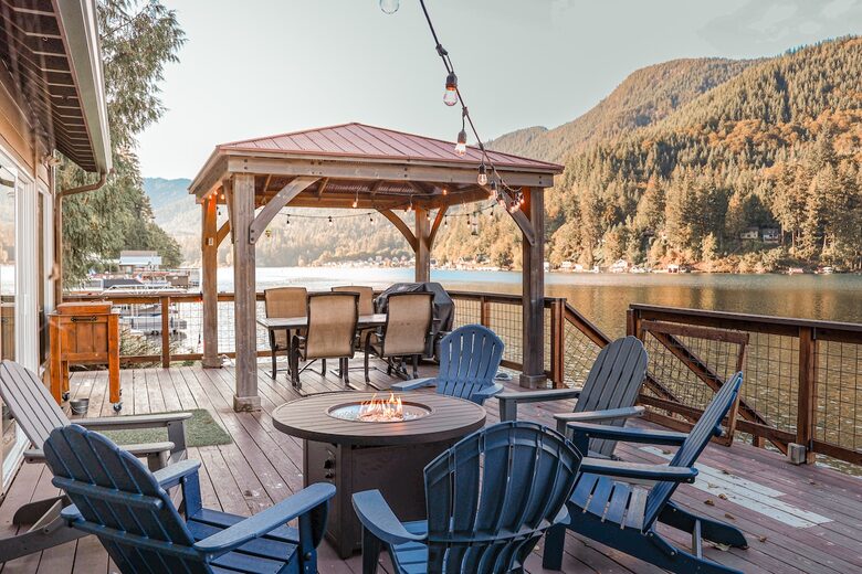 Lake Sutherland Hideaway with Mountain Views - Port Angeles, Washington