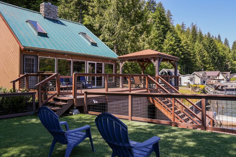 Lake Sutherland Hideaway with Mountain Views - Port Angeles, Washington