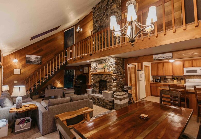 Lake Sutherland Hideaway with Mountain Views - Port Angeles, Washington