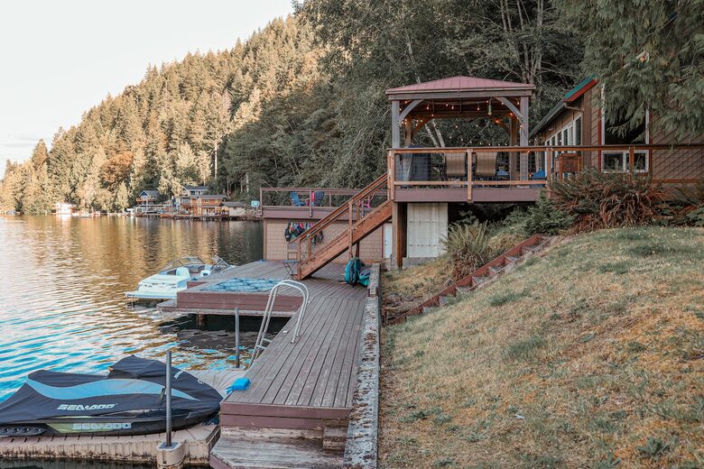 Lake Sutherland Hideaway with Mountain Views - Port Angeles, Washington