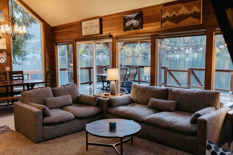 Lake Sutherland Hideaway with Mountain Views - Port Angeles, Washington