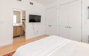 Romantic Downtown Hideaway on Colonial Lake - Charleston, South Carolina